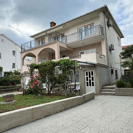 Apartment Dida クルク エクステリア 写真